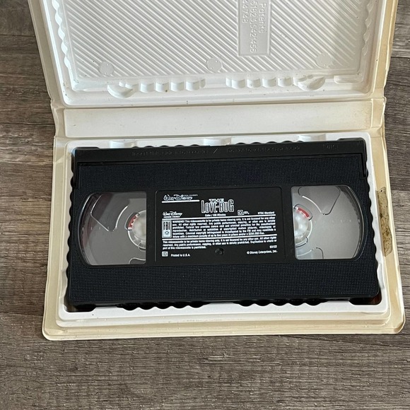 THE LOVE BUG [ VHS ] WALT DISNEY FILM CLASSICS - Picture 4 of 7